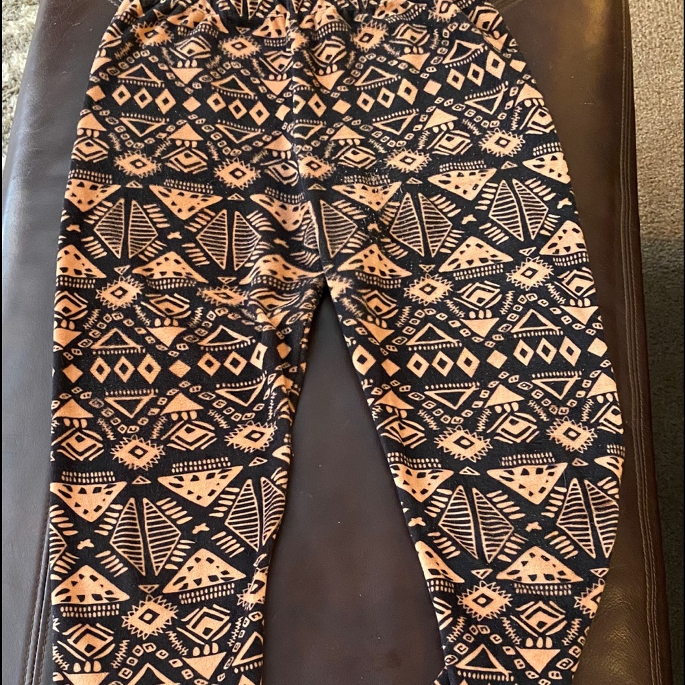 Tribal print Soft fabric medium weight leggings